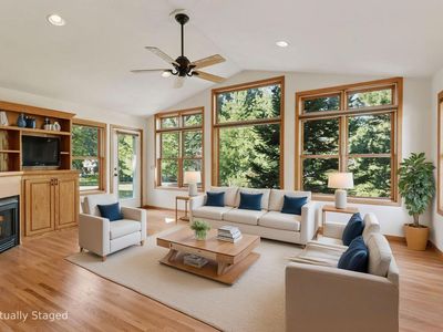 5836 Grove St, Edina, MN, 55436