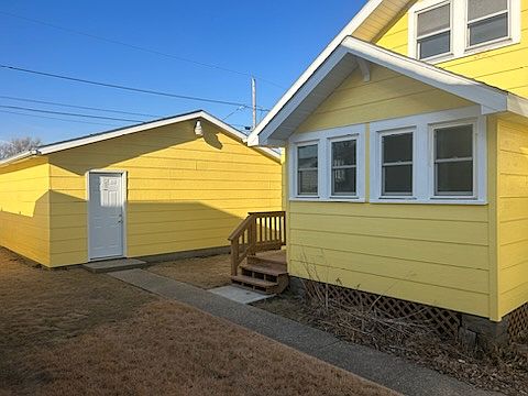 1st image of 2436 Shields Ave
