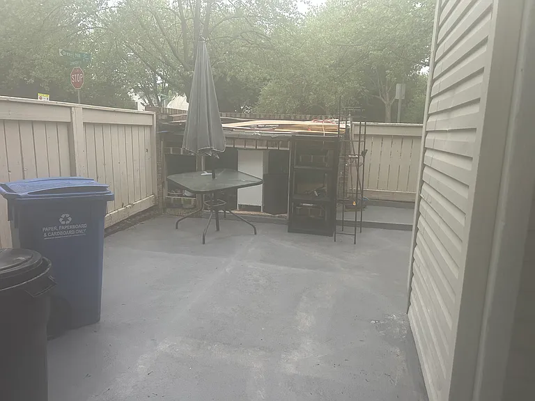 8800 Sturbridge Pl — Photo 3