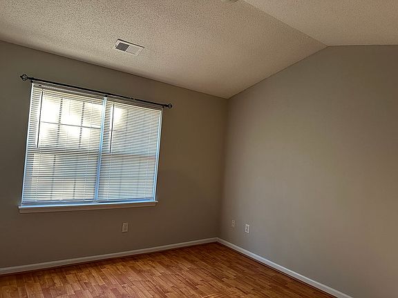 5th image of 638 Emerald Cove Dr #0