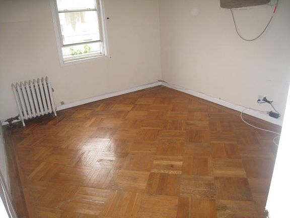 4th image of 22-59 36th St #3