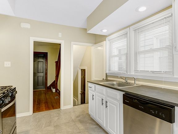 5th image of 52 Boyden Pkwy