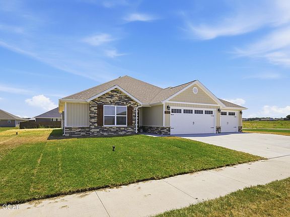 2nd image of 3121 Leah Ln