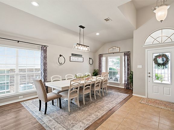2nd image of 8 Tallwood Ln