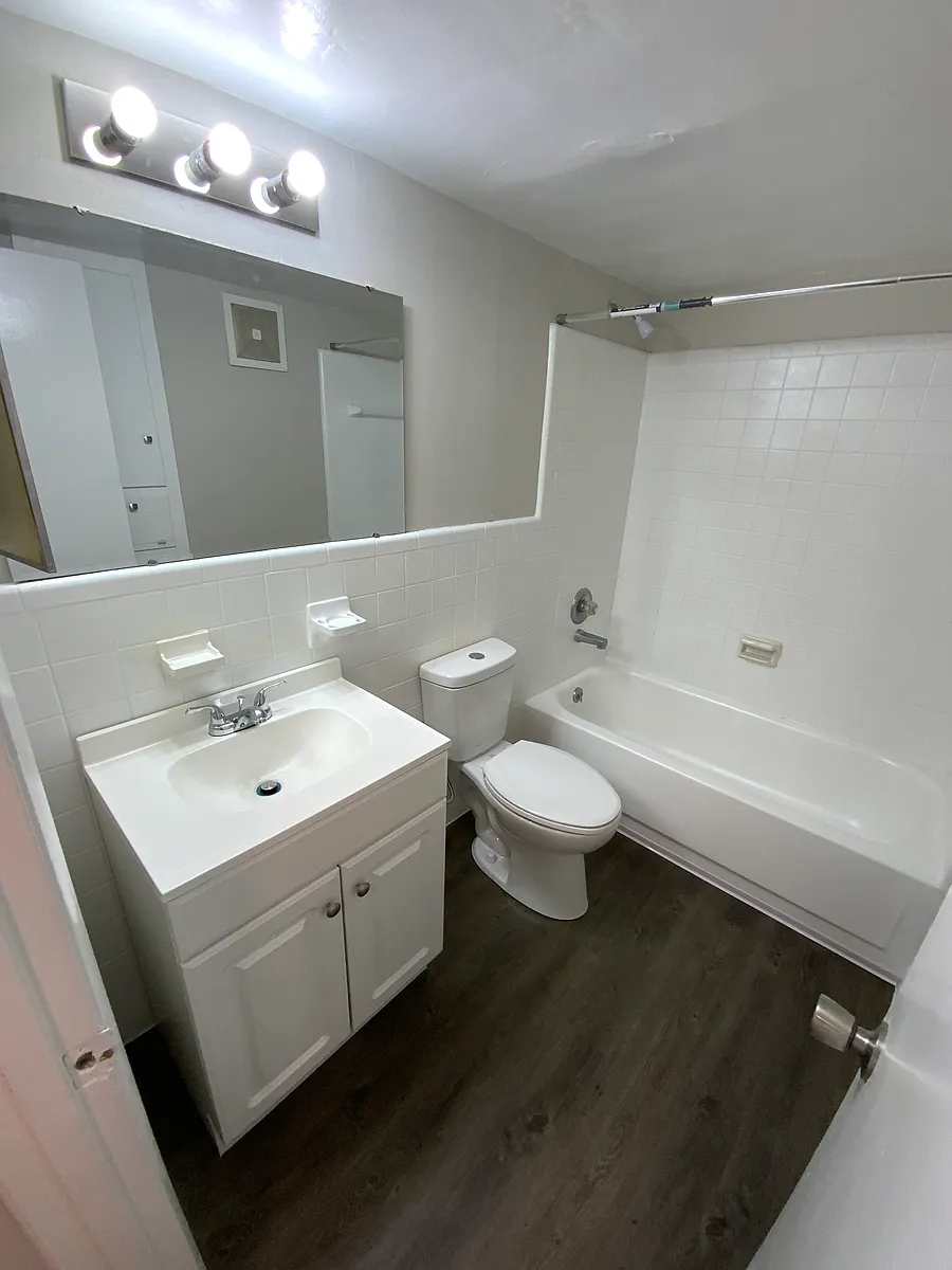 Floor plan 2 Bd 1Bth