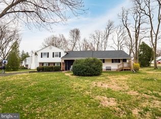 915 Log College Dr, Warminster, PA 18974