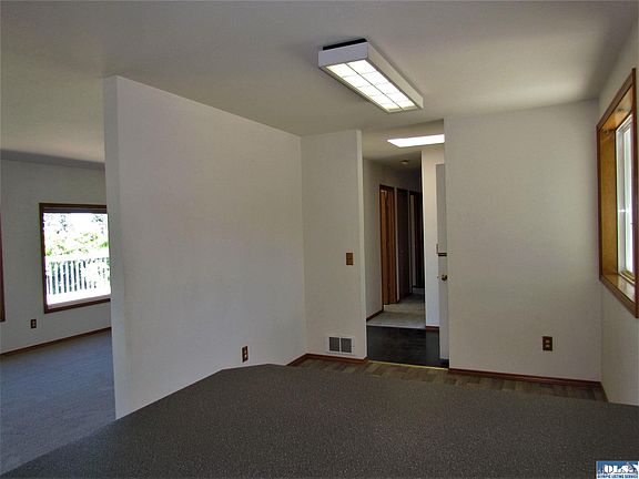 4th image of 1135 E Craig Ave