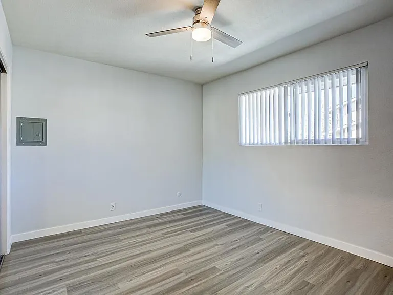 141 Johnston Ln #10 — Photo 9