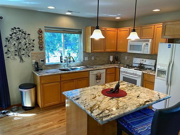 4th image of 2487 Monterey Pines Dr