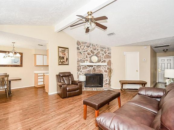 4th image of 11110 Maple Rock Dr