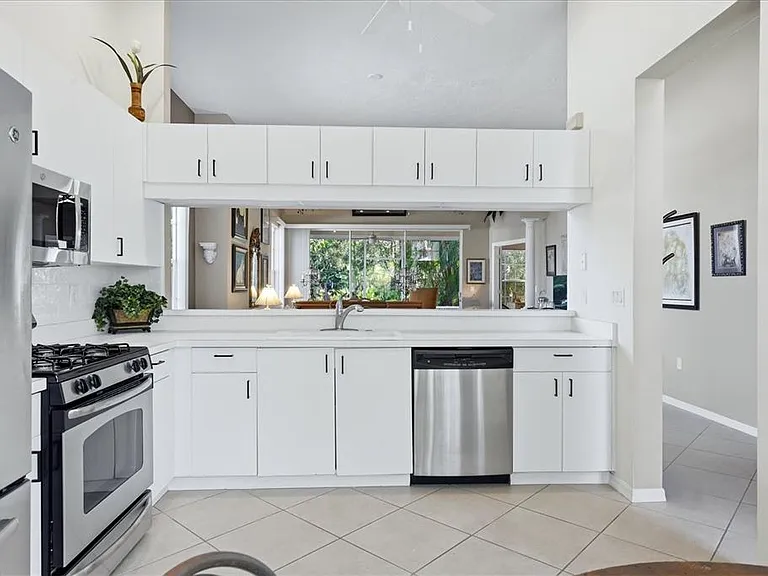 7630 Whitebridge Gln — Photo 10