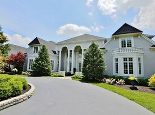 2636 River Bluff Dr, Sugarcreek Township, OH 45370