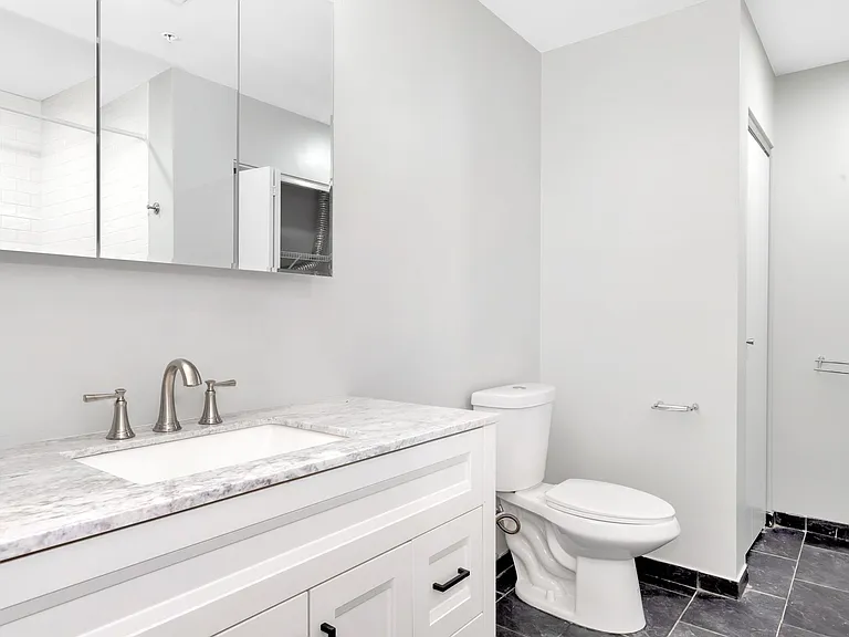 24 Mount Vernon Apartments — Photo 11