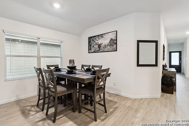 14702 Somerset Ml — Photo 11