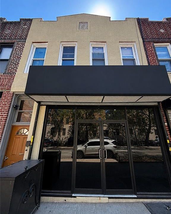 1st image of 1034 Winthrop St