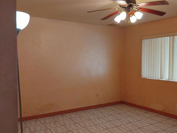 5th image of 3123 W DAHLIA Drive