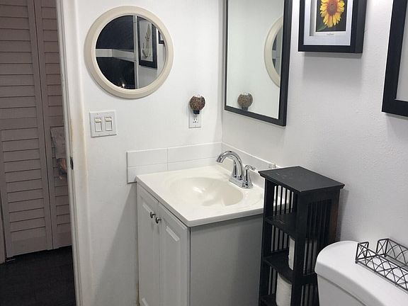 4th image of 54 Camden C