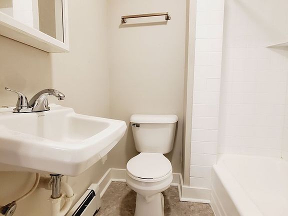 5th image of 3802 Euclid Ave #4-1R