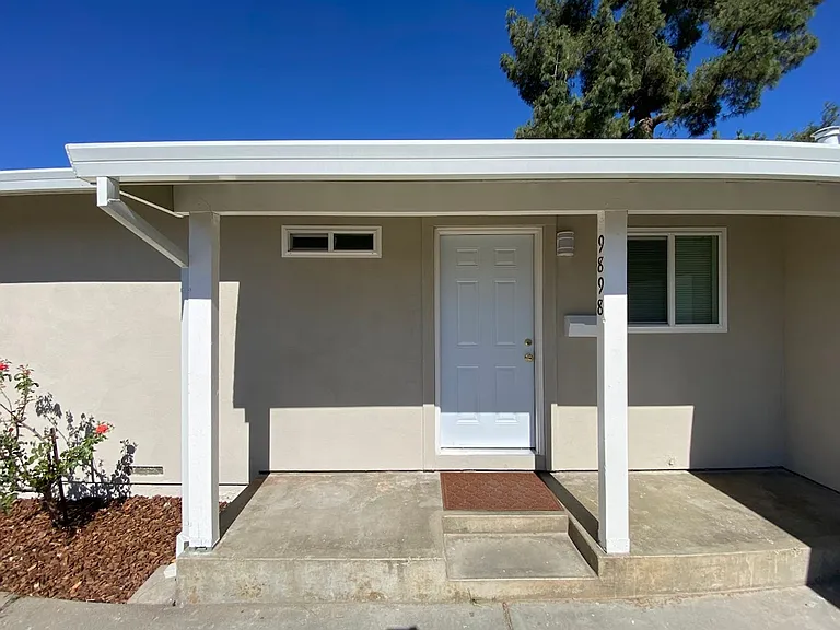 9898 Meteor Dr — Photo 3