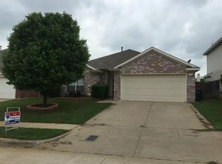 10812 Briaroaks Dr, Fort Worth, TX 76140