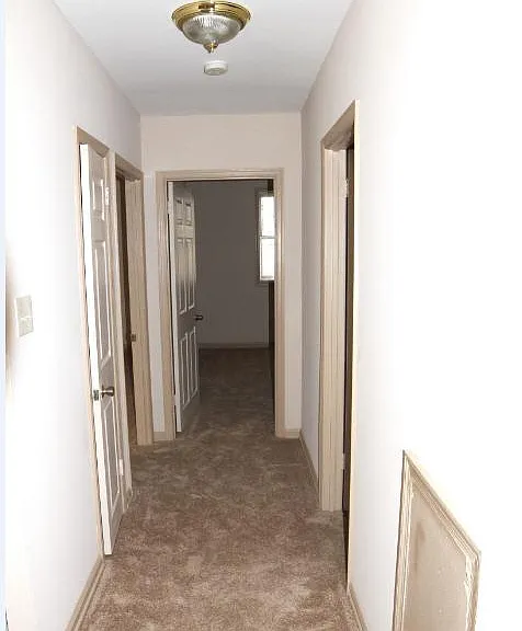 Manor Crossing — Photo 5