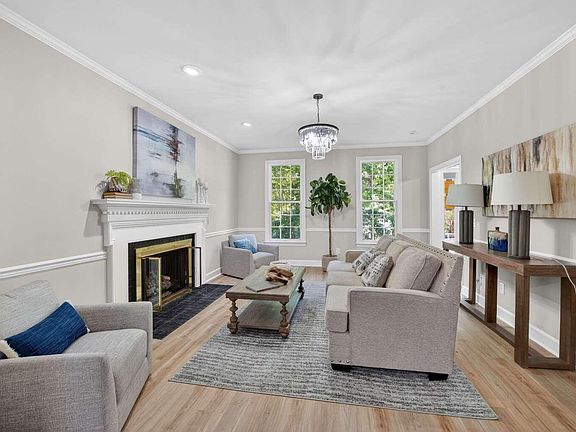 3rd image of 101 Hanover Pl