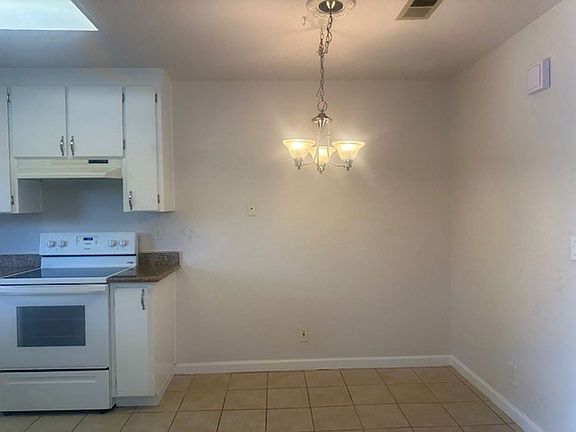 5th image of 1088 Montebello Dr #B