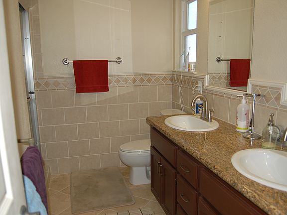 4th image of 2660 Camellia Dr