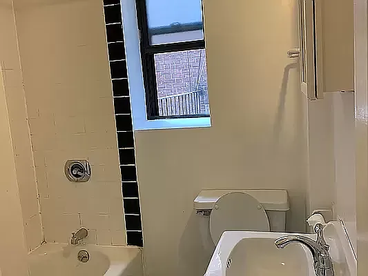 Rented by R New York | media 21