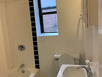 Rented by R New York