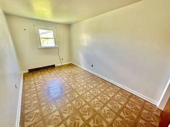 3rd image of 1613-1615 W South St #2