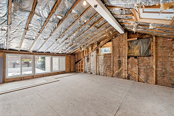 Sold by Compass | media 28