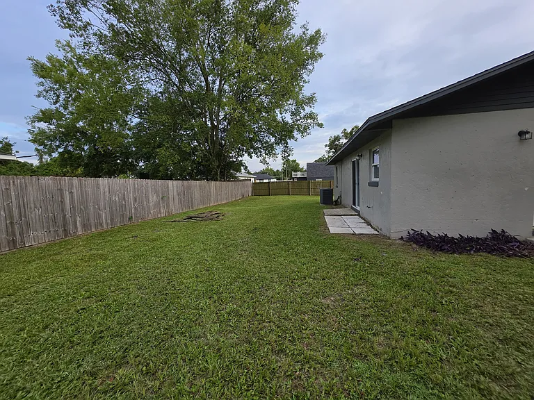 6881 NW 14th Ave — Photo 4