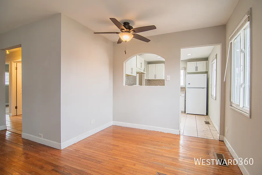 1344 Superior Ave photo 1