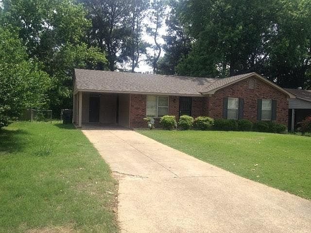 1st image of 1927 Custer Dr