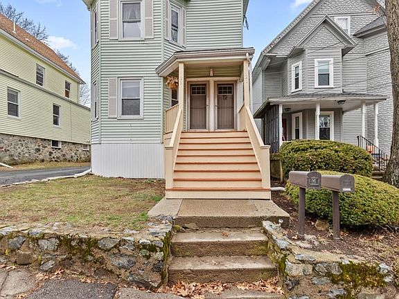 3rd image of 21-23 Rockland St