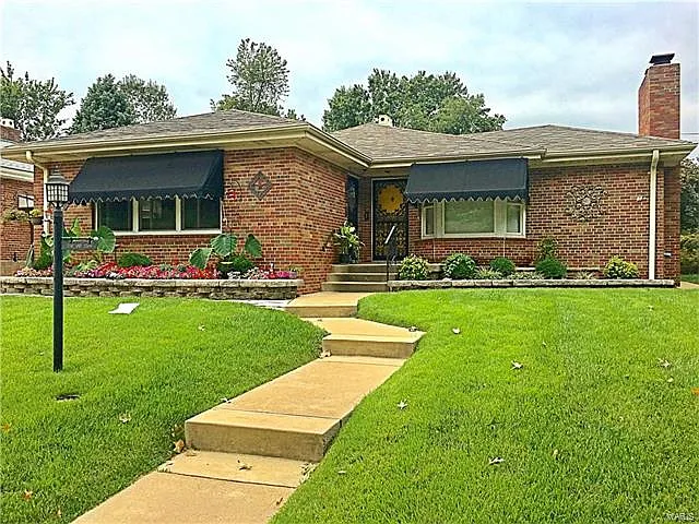 5509-5511 Jamieson Ave photo 1