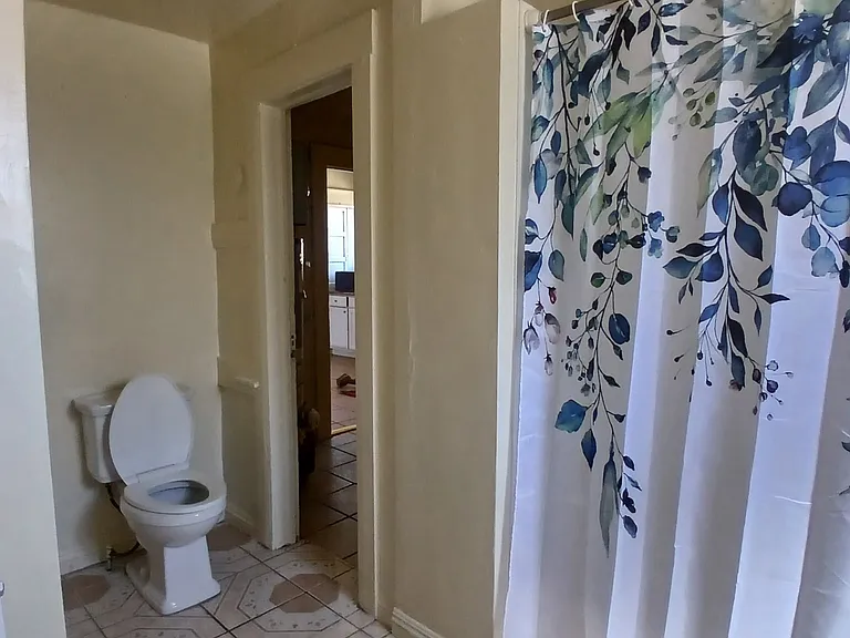 324 N Mathews St #10 — Photo 2