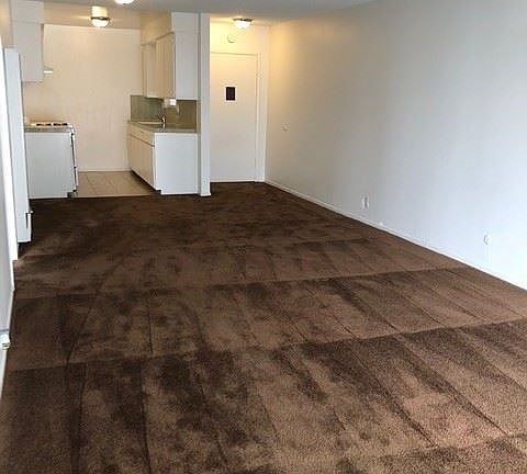 3rd image of 4365 W 141st St APT 217