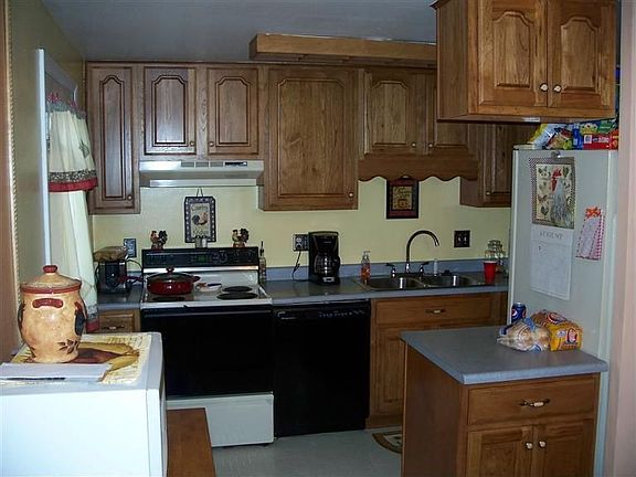 4th image of 256 Wiesen Ln
