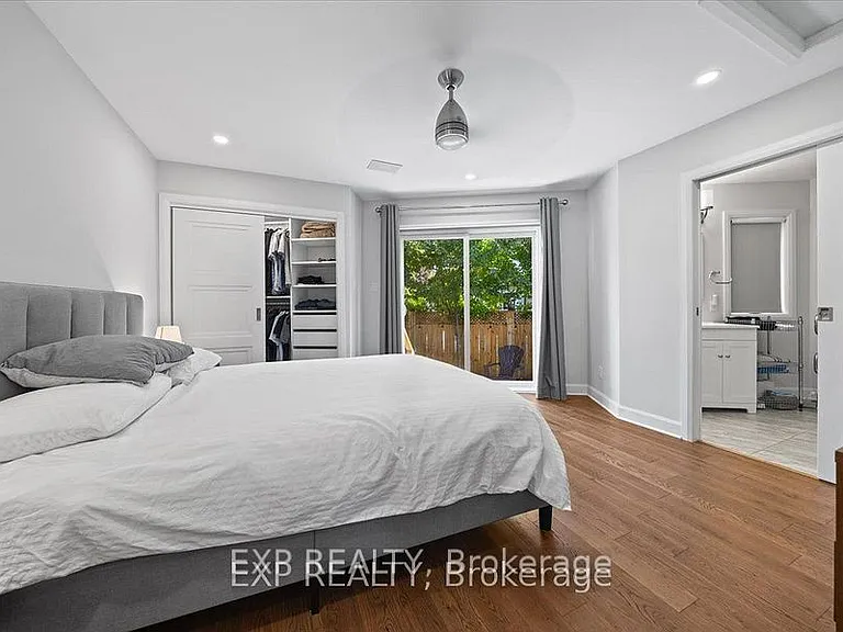 18 Ivylea St #B — Photo 10