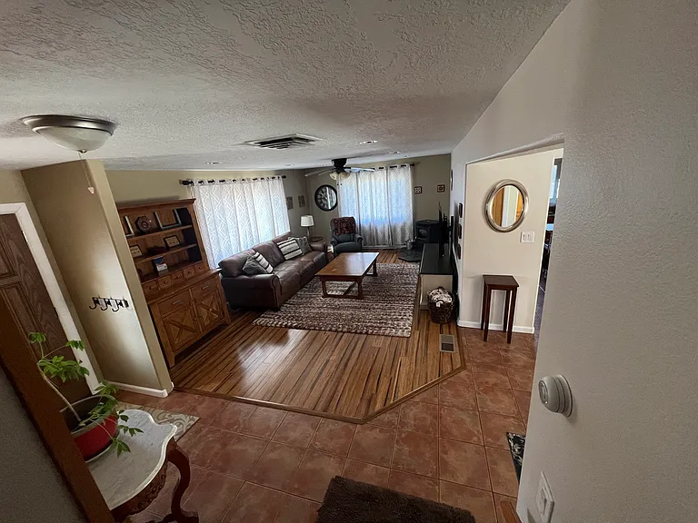 11 Rose Rd — Photo 4