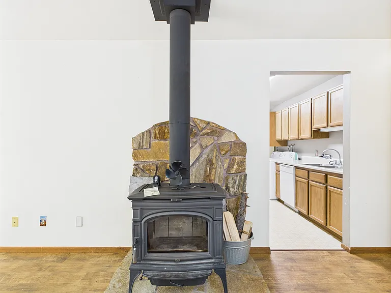 109 Cary Ave — Photo 6