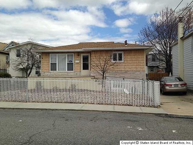 1st image of 131 Piave Ave