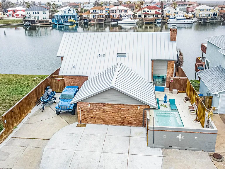 8 parking spots in front of house.