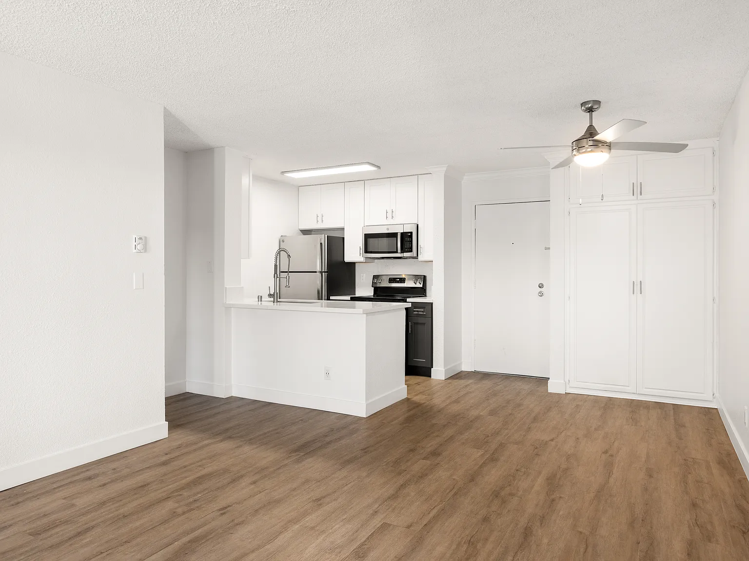 Bay Apartments — Photo 4