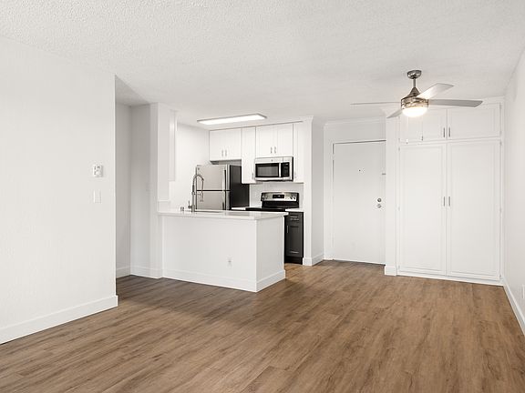 A dedicated space for connection and good food.