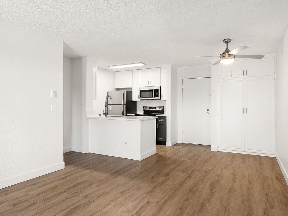 A dedicated space for connection and good food.