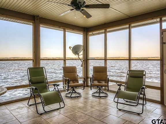 5th image of 364 S Lake Bluff Dr