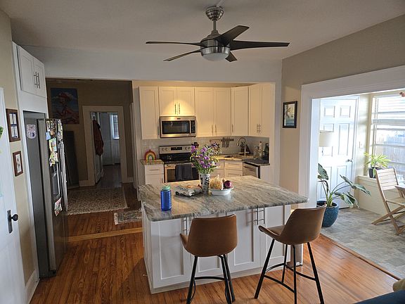 2nd image of 415 10th Ave NE APT 1